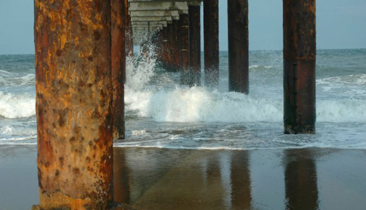 Offshore-wind-turbine-tower-corroded-by-seawater