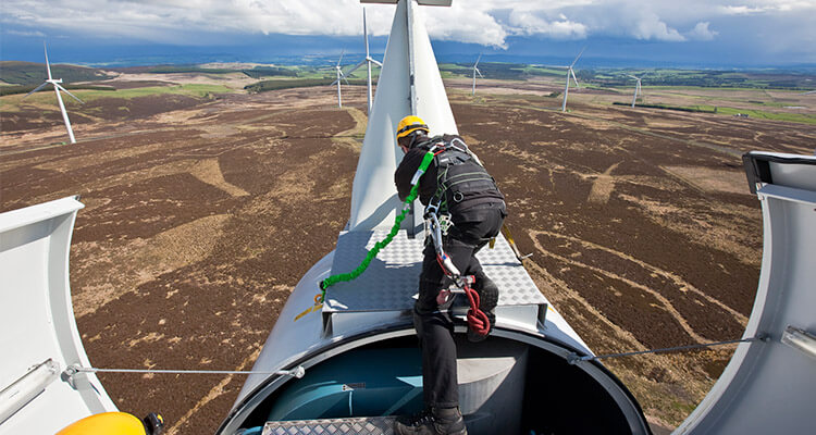 inspect wind turbine conditions before running