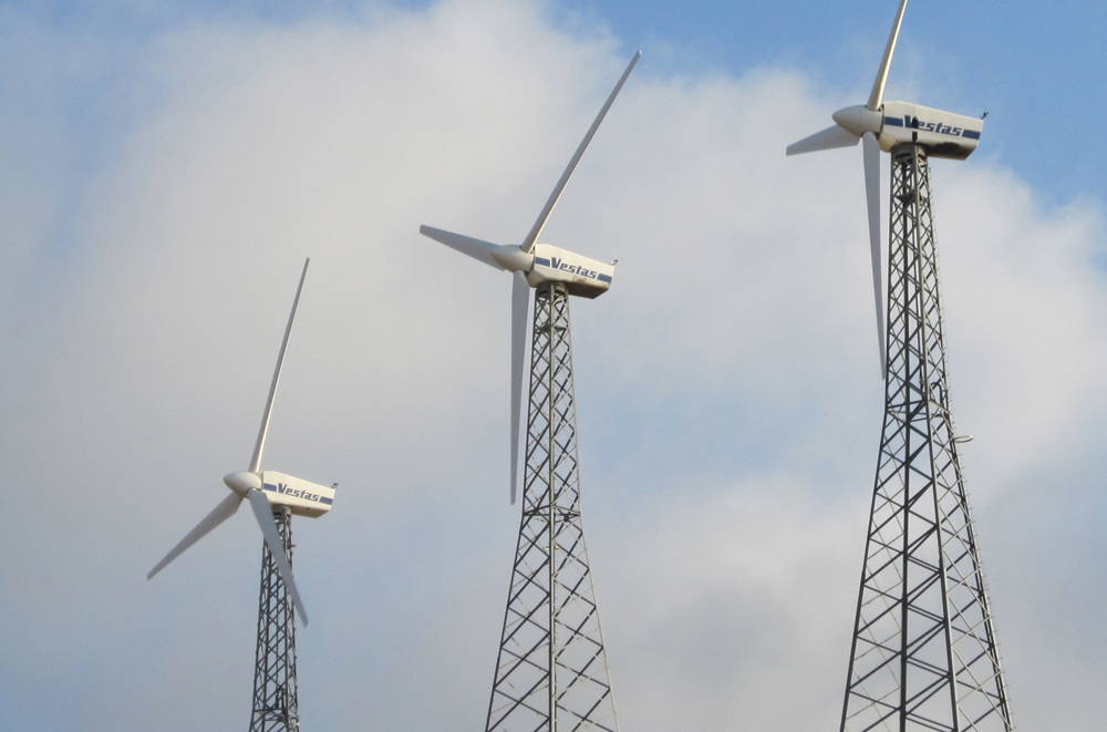 lattice wind turbine tower running